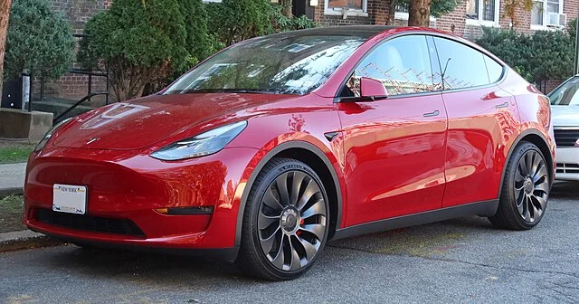 Tesla Model Y 2025